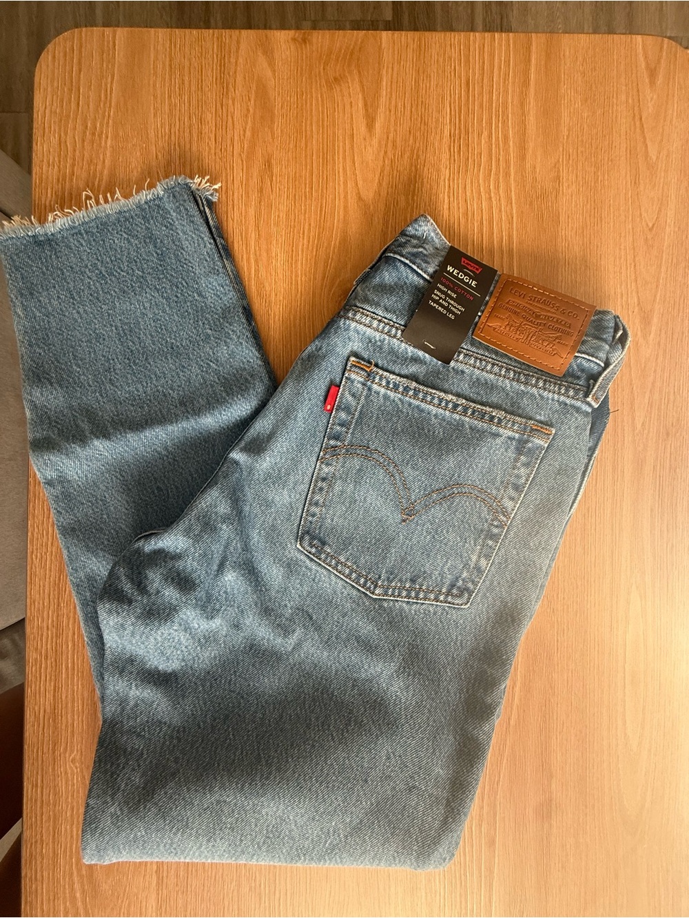 Levi’s high rise WEDGIE jeans w tapered leg✨👖
